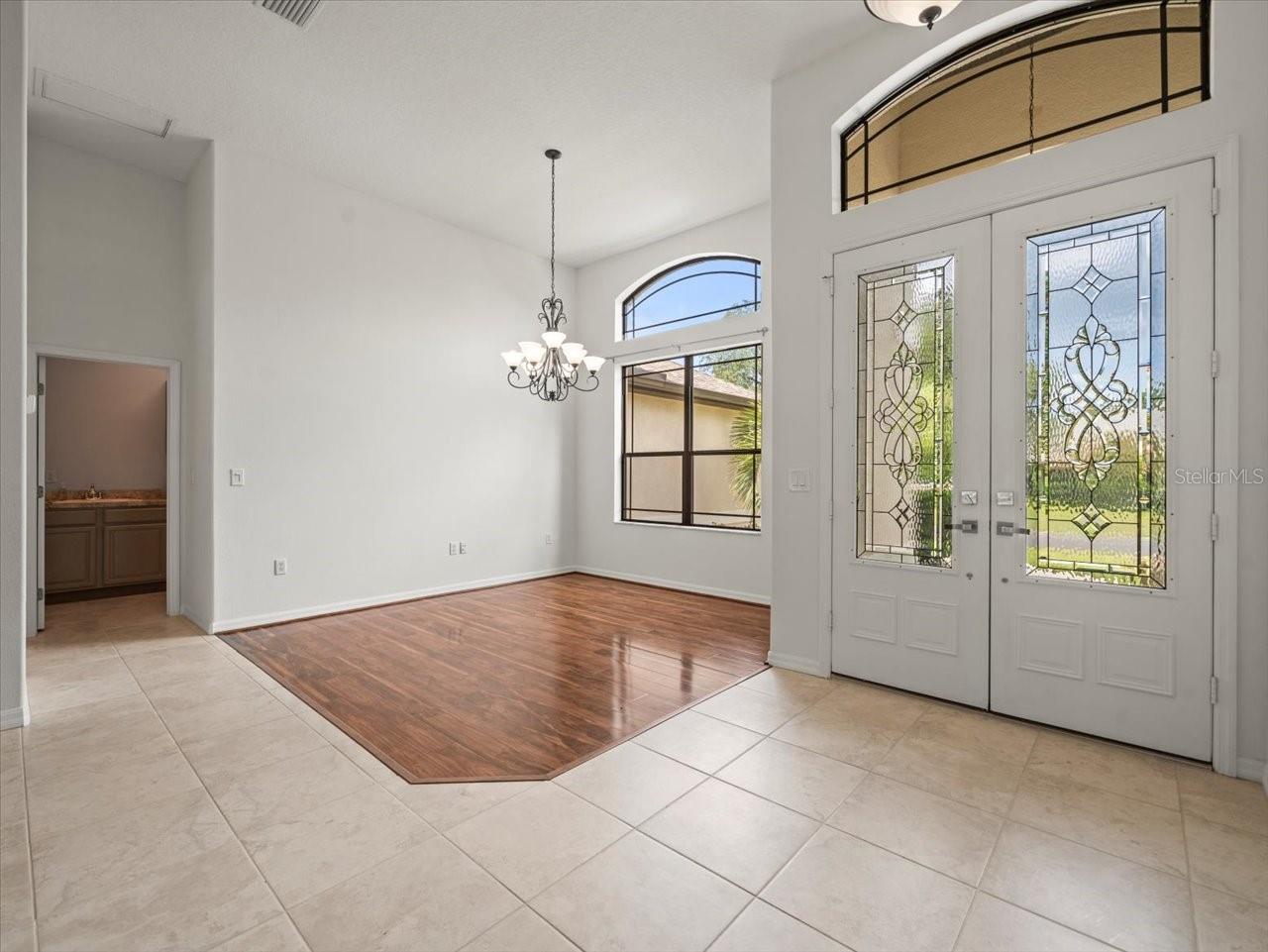Listing photo id 6 for 9694 Southern Belle Drive