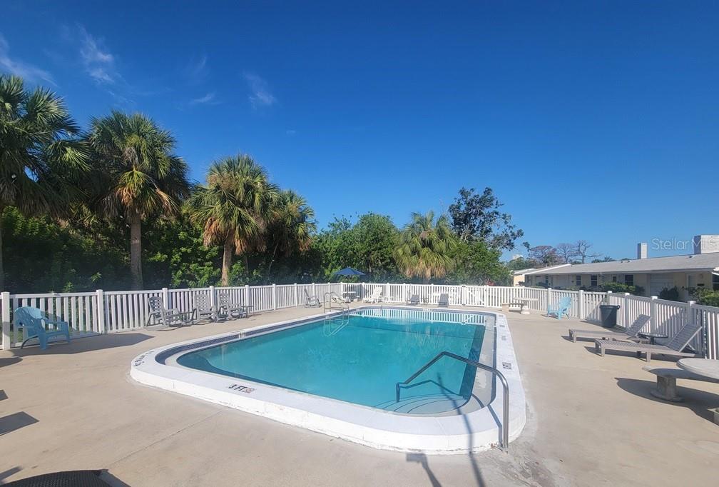 Listing photo id 9 for 4922 Filner Street