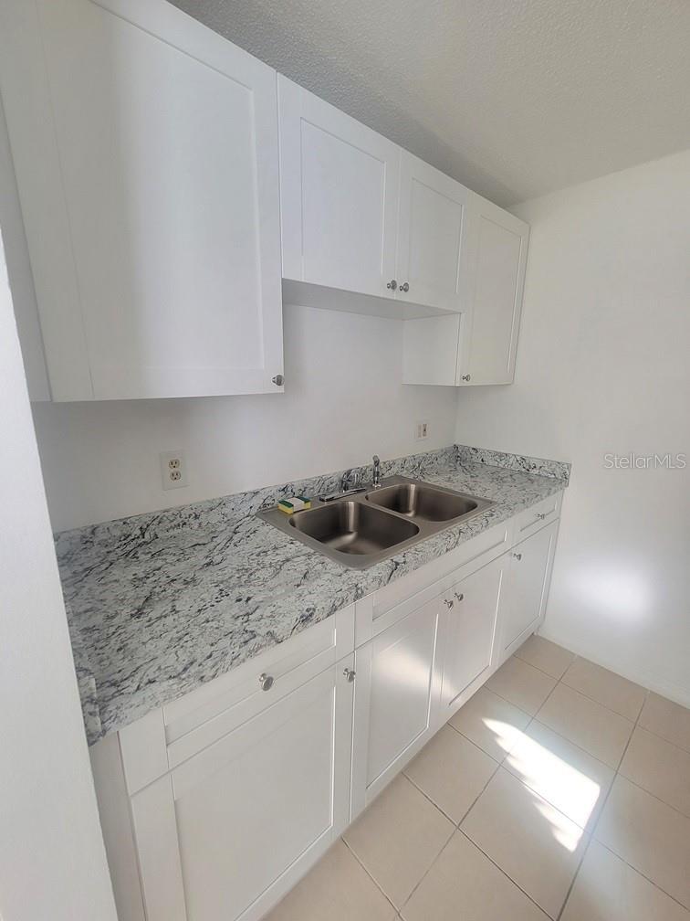 Listing photo id 4 for 4922 Filner Street