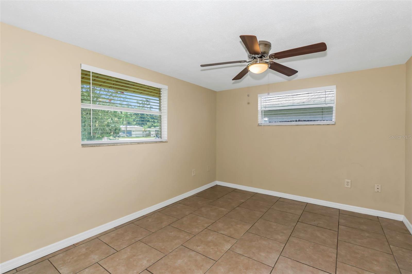 Listing photo id 13 for 7745 Yucca Drive