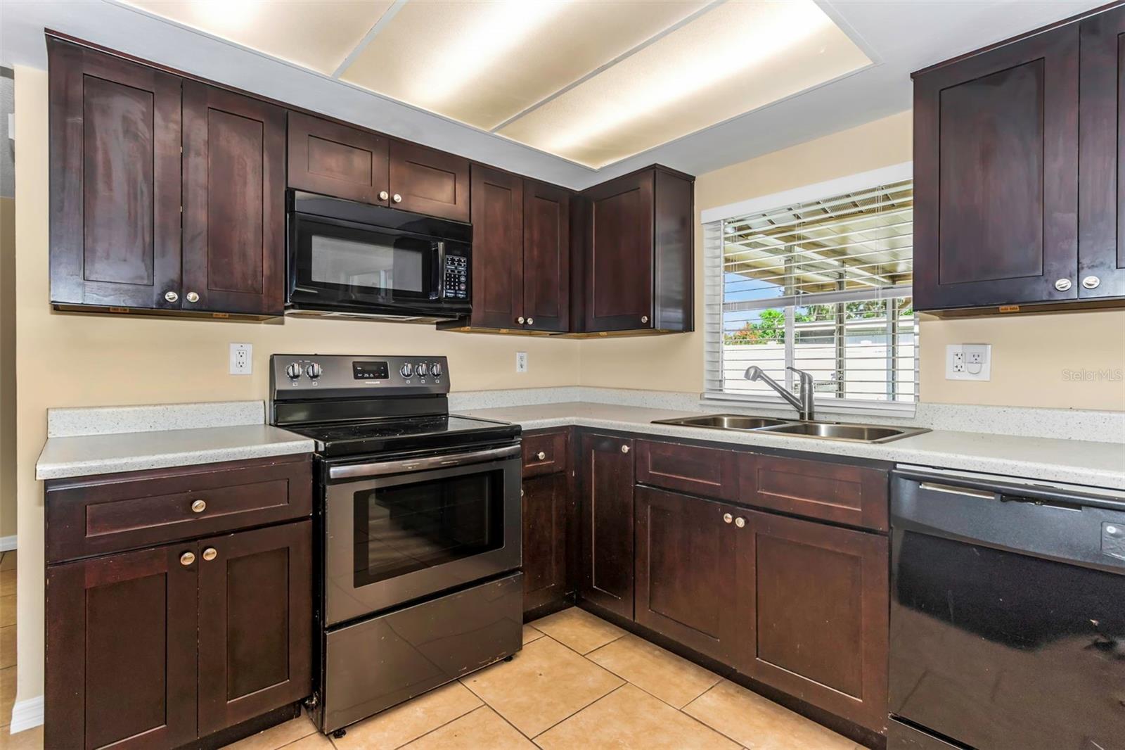 Listing photo id 19 for 7745 Yucca Drive