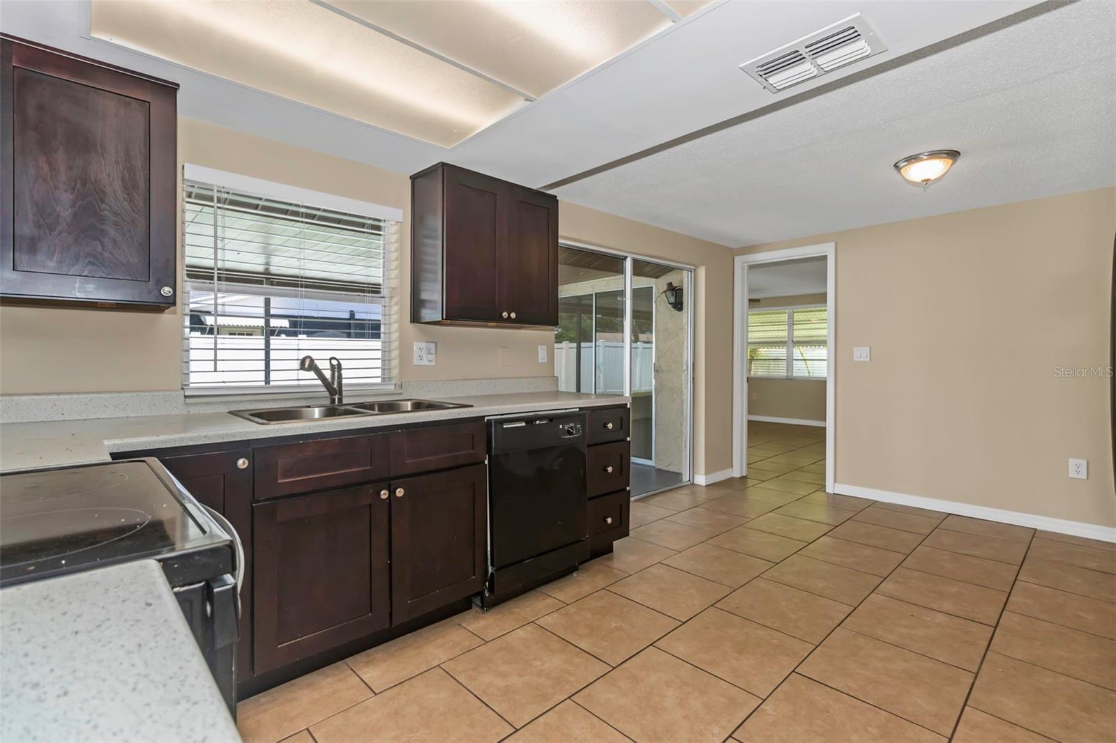 Listing photo id 21 for 7745 Yucca Drive