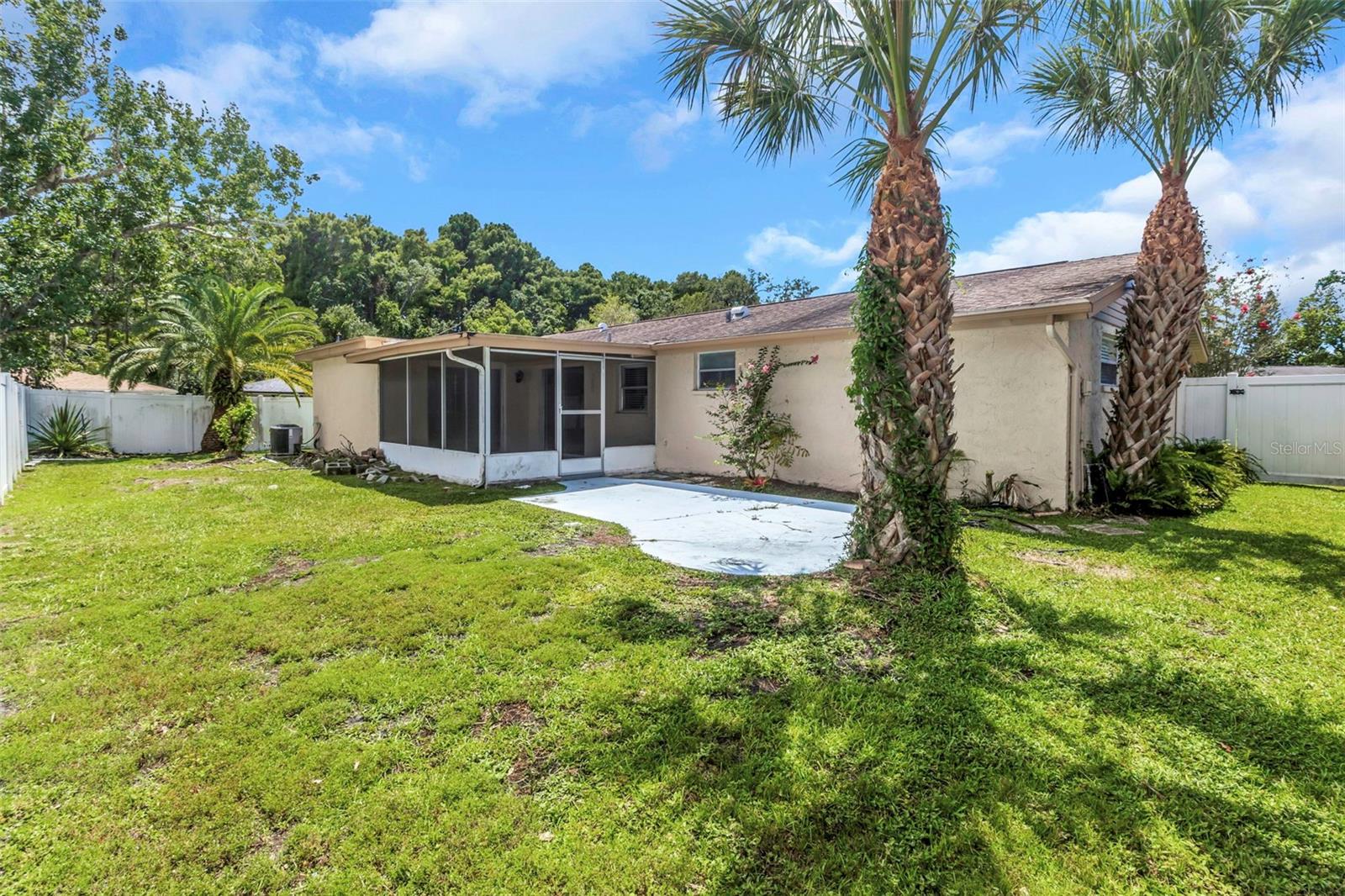 Listing photo id 25 for 7745 Yucca Drive