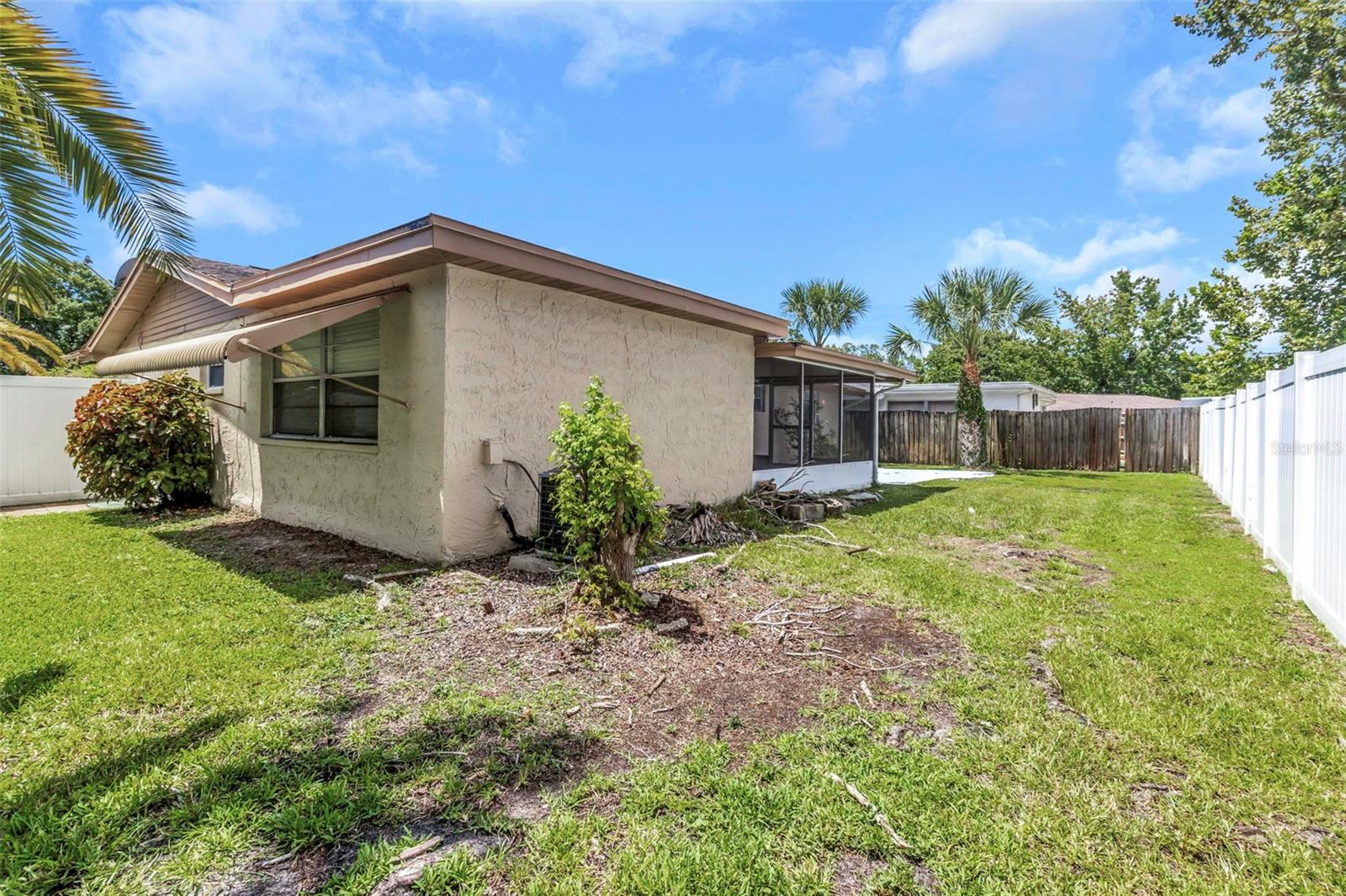 Listing photo id 26 for 7745 Yucca Drive