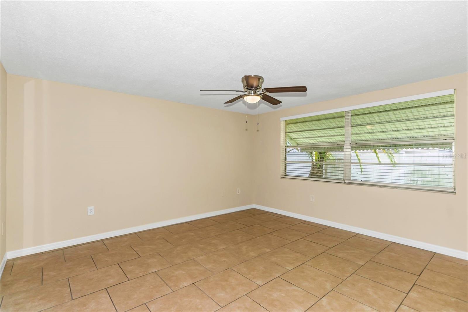 Listing photo id 3 for 7745 Yucca Drive