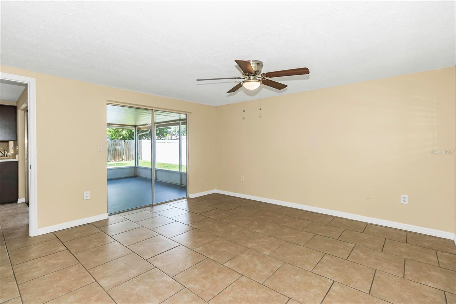 Listing photo id 4 for 7745 Yucca Drive