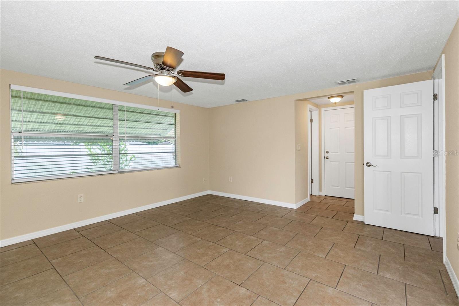 Listing photo id 6 for 7745 Yucca Drive