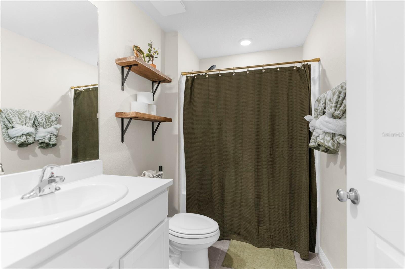 Listing photo id 10 for 11209 Mercedes Street