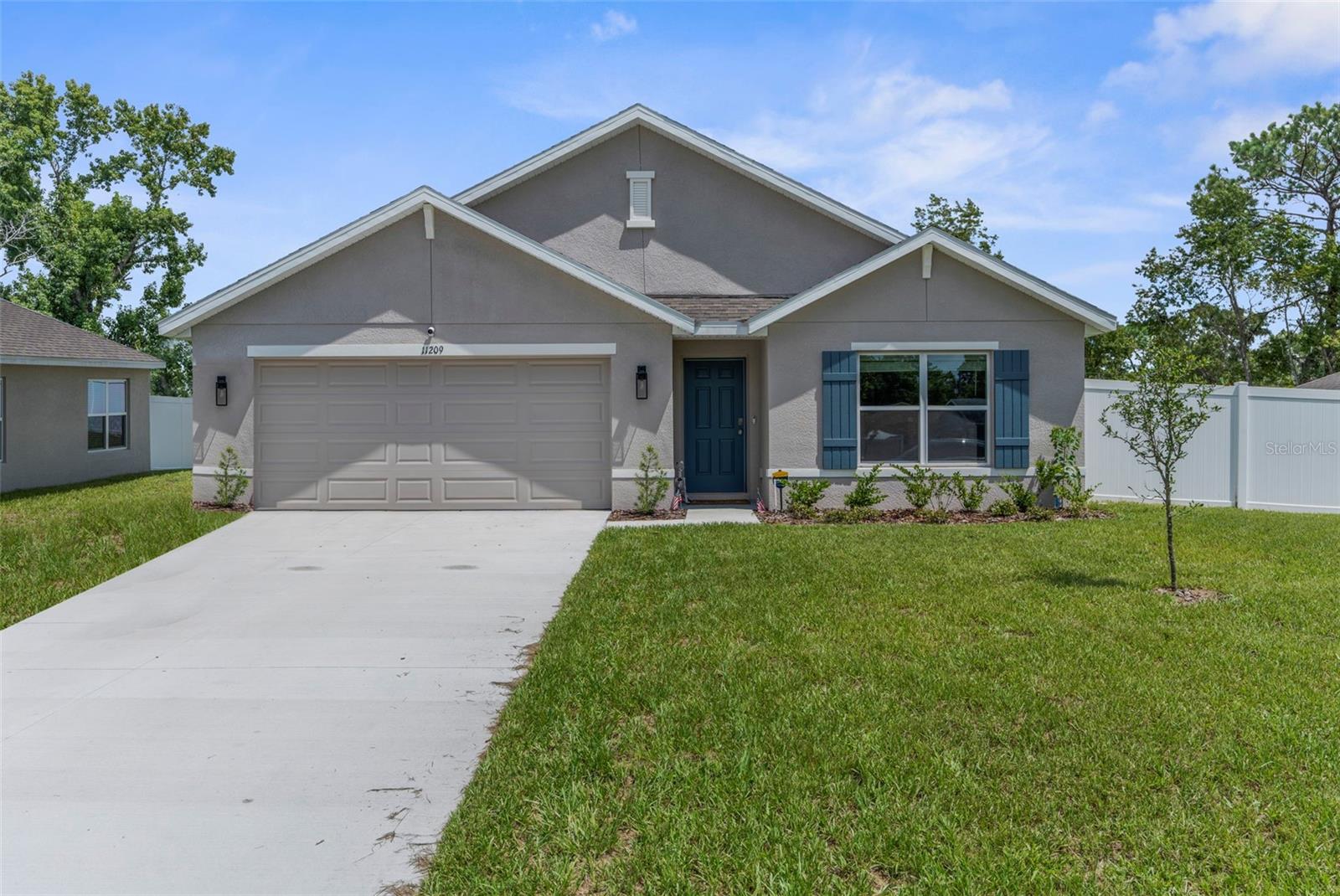 Listing photo id 13 for 11209 Mercedes Street