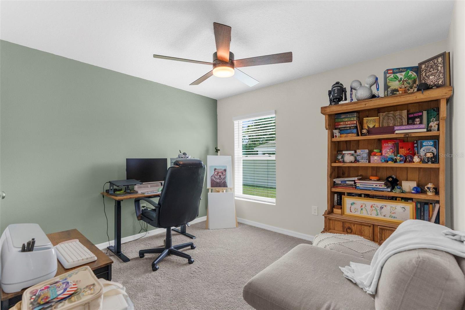 Listing photo id 14 for 11209 Mercedes Street