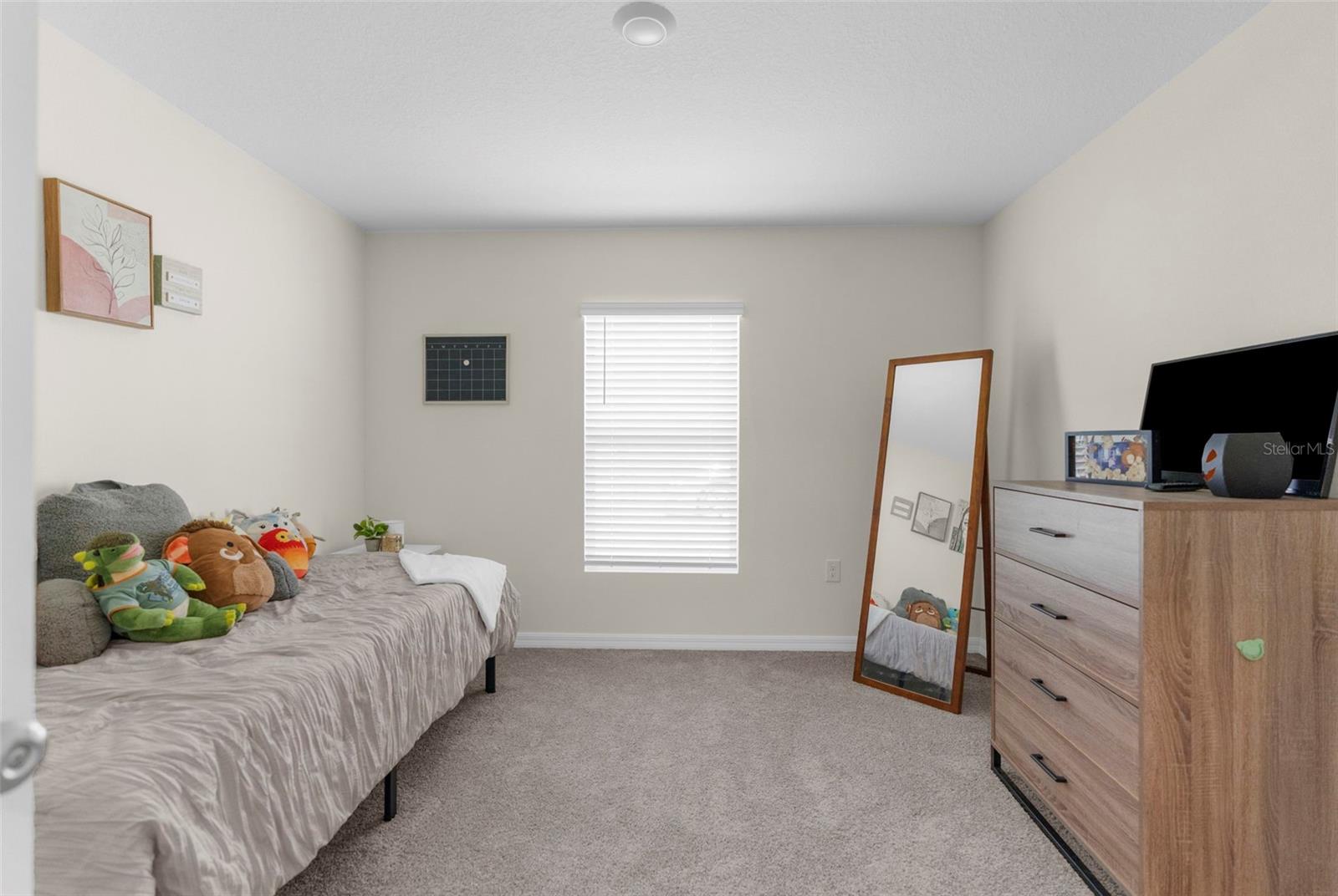 Listing photo id 17 for 11209 Mercedes Street