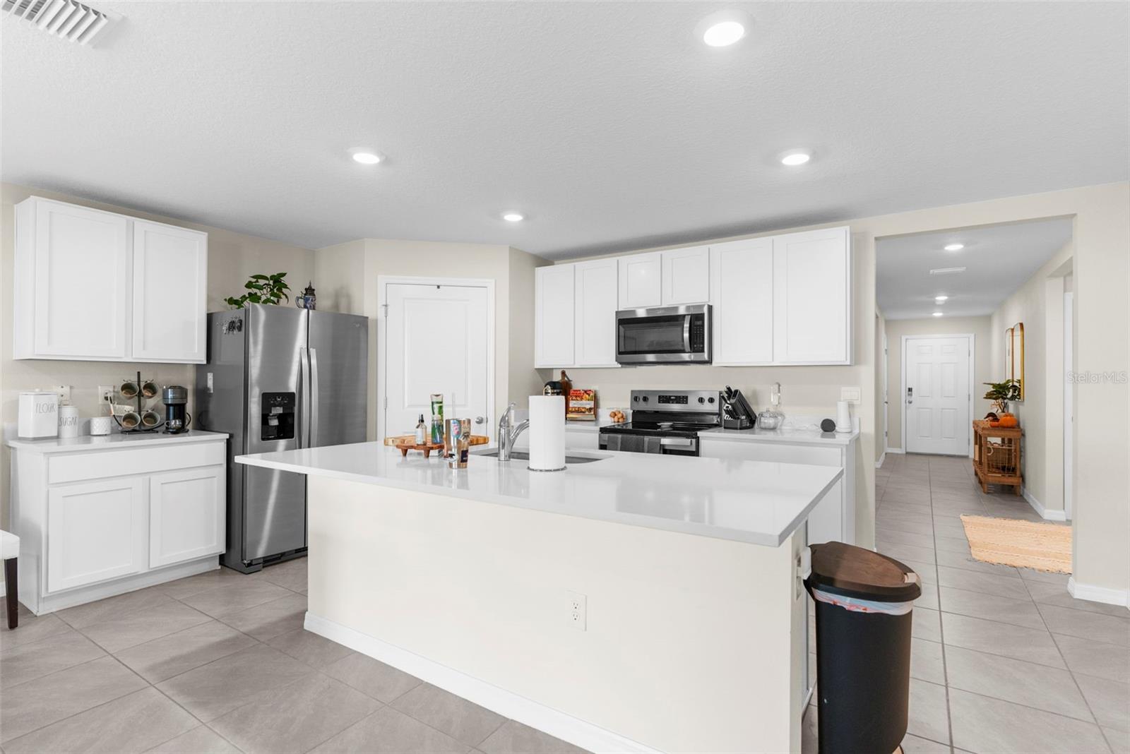 Listing photo id 0 for 11209 Mercedes Street