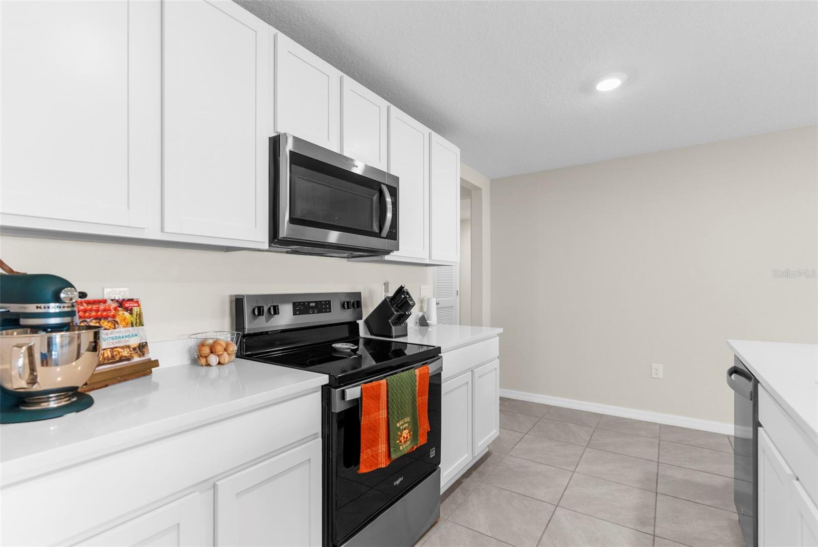 Listing photo id 21 for 11209 Mercedes Street