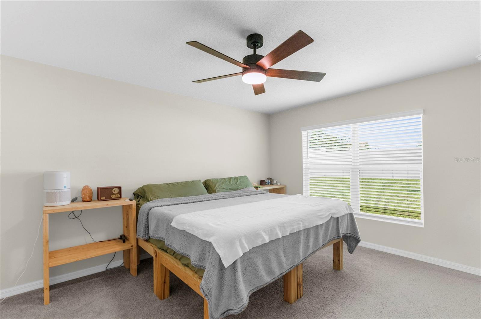 Listing photo id 24 for 11209 Mercedes Street