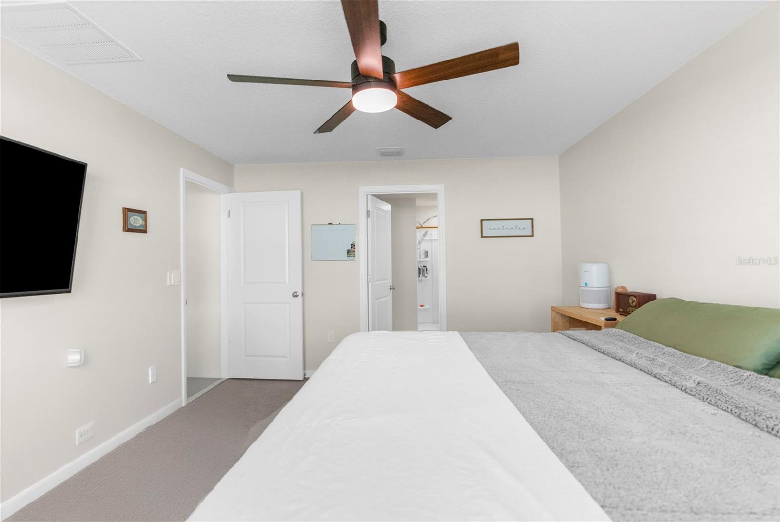 Listing photo id 25 for 11209 Mercedes Street