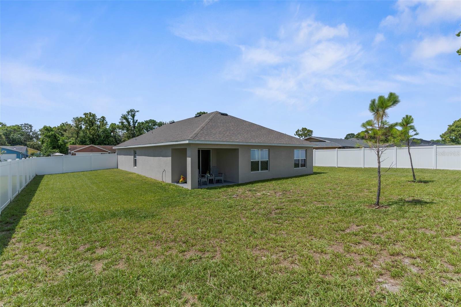 Listing photo id 30 for 11209 Mercedes Street