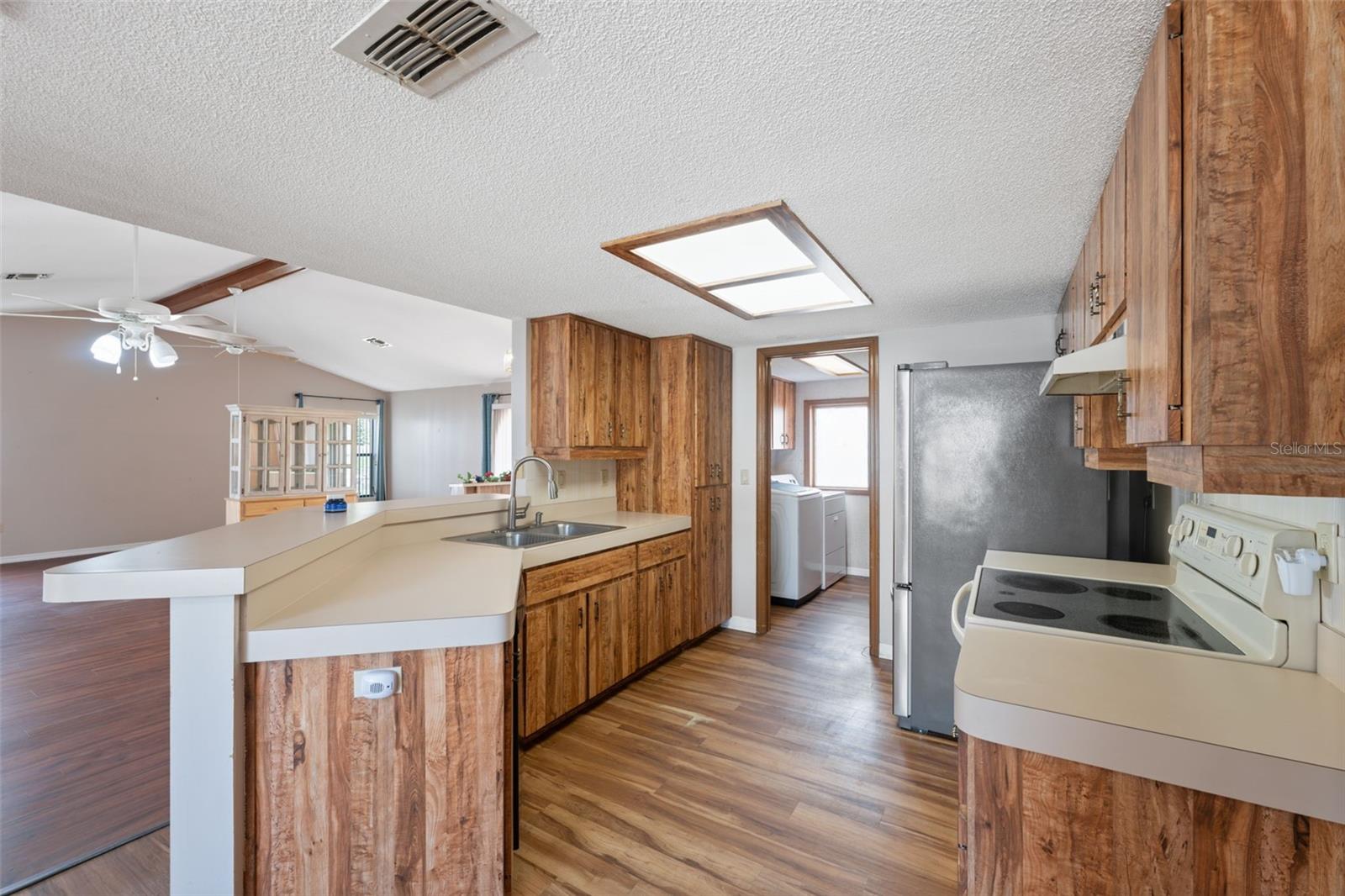Image 13 of 35 For 12048 Cradock Street