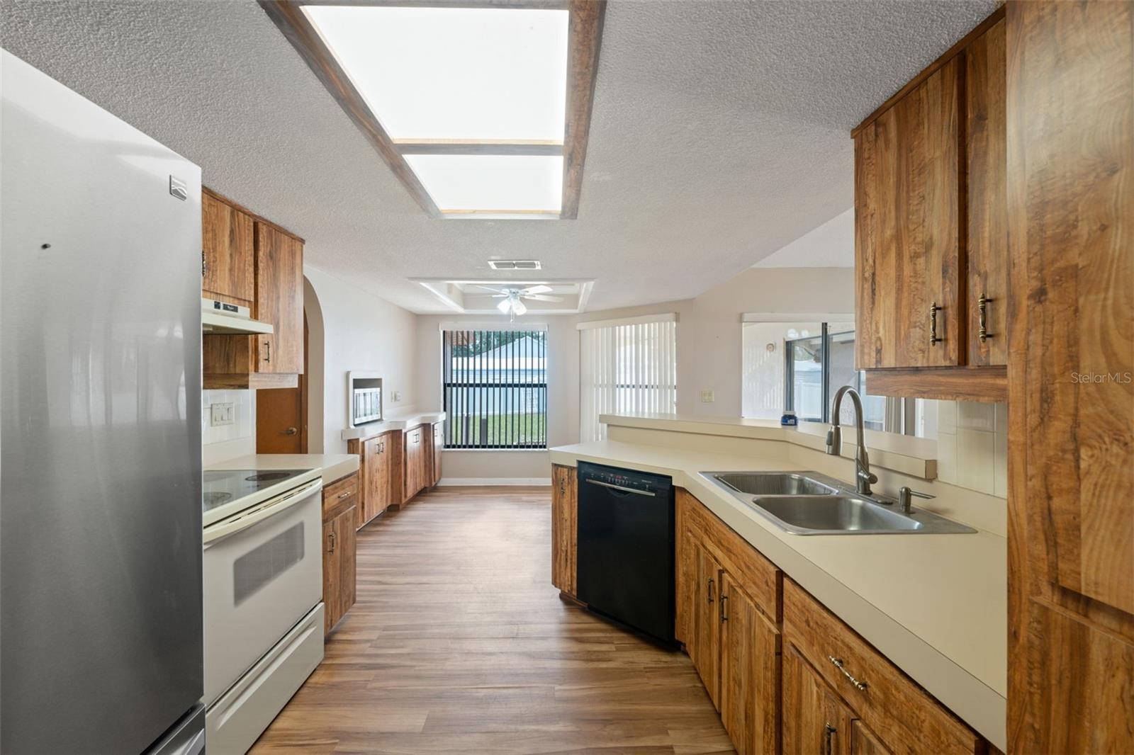 Image 16 of 35 For 12048 Cradock Street
