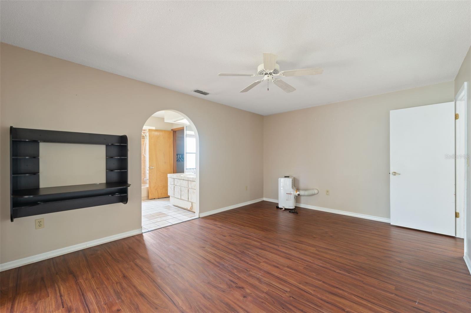 Image 18 of 35 For 12048 Cradock Street