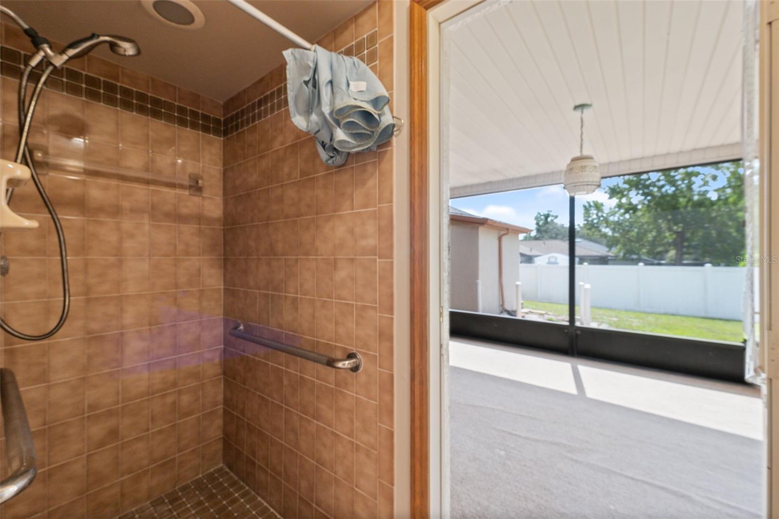 Image 21 of 35 For 12048 Cradock Street