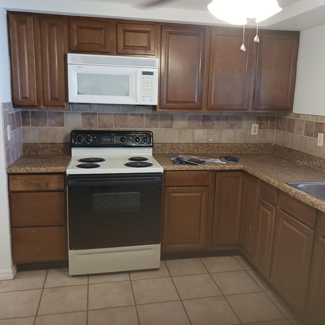 Image 6 of 15 For 3525 Springfield
