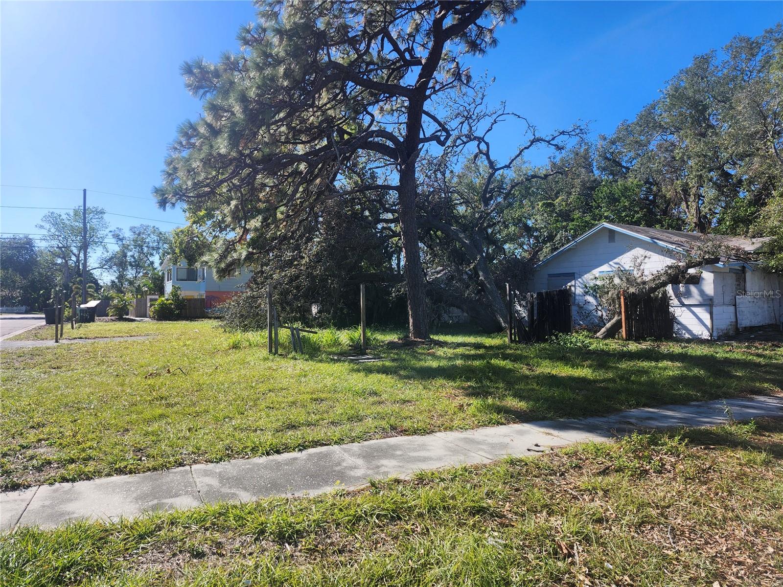 Image 5 of 28 For 4810 13th Avenue S