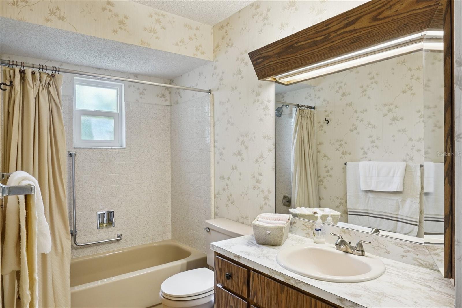 Listing photo id 15 for 10526 Mira Vista Drive