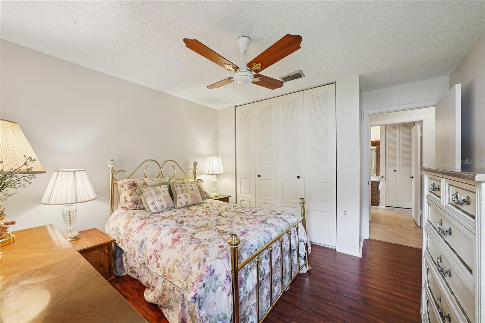 Listing photo id 20 for 10526 Mira Vista Drive