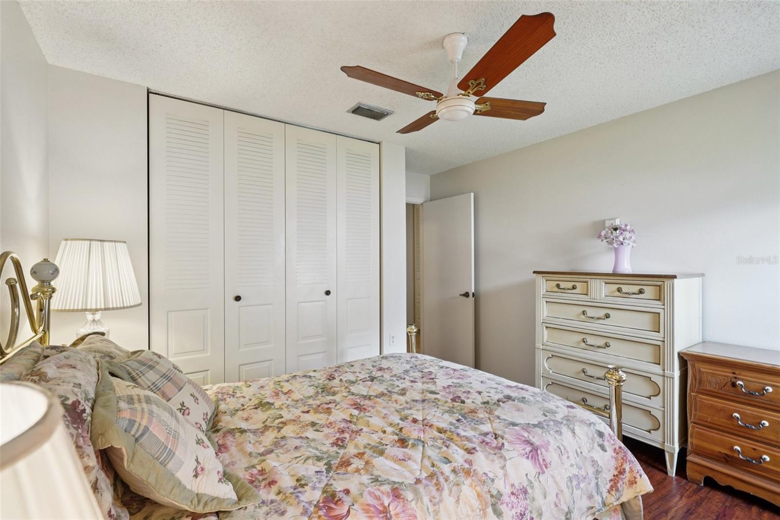 Listing photo id 21 for 10526 Mira Vista Drive
