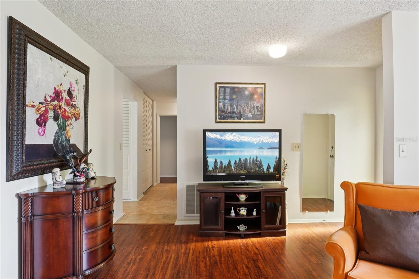 Listing photo id 1 for 10526 Mira Vista Drive