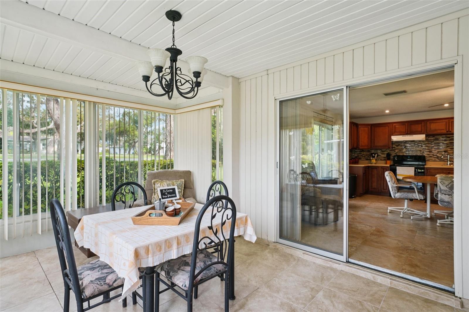 Listing photo id 30 for 10526 Mira Vista Drive