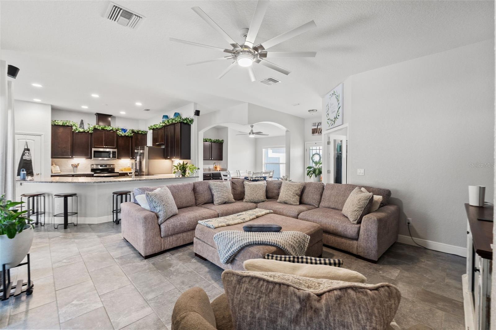 Listing photo id 18 for 11112 Flatwood Avenue