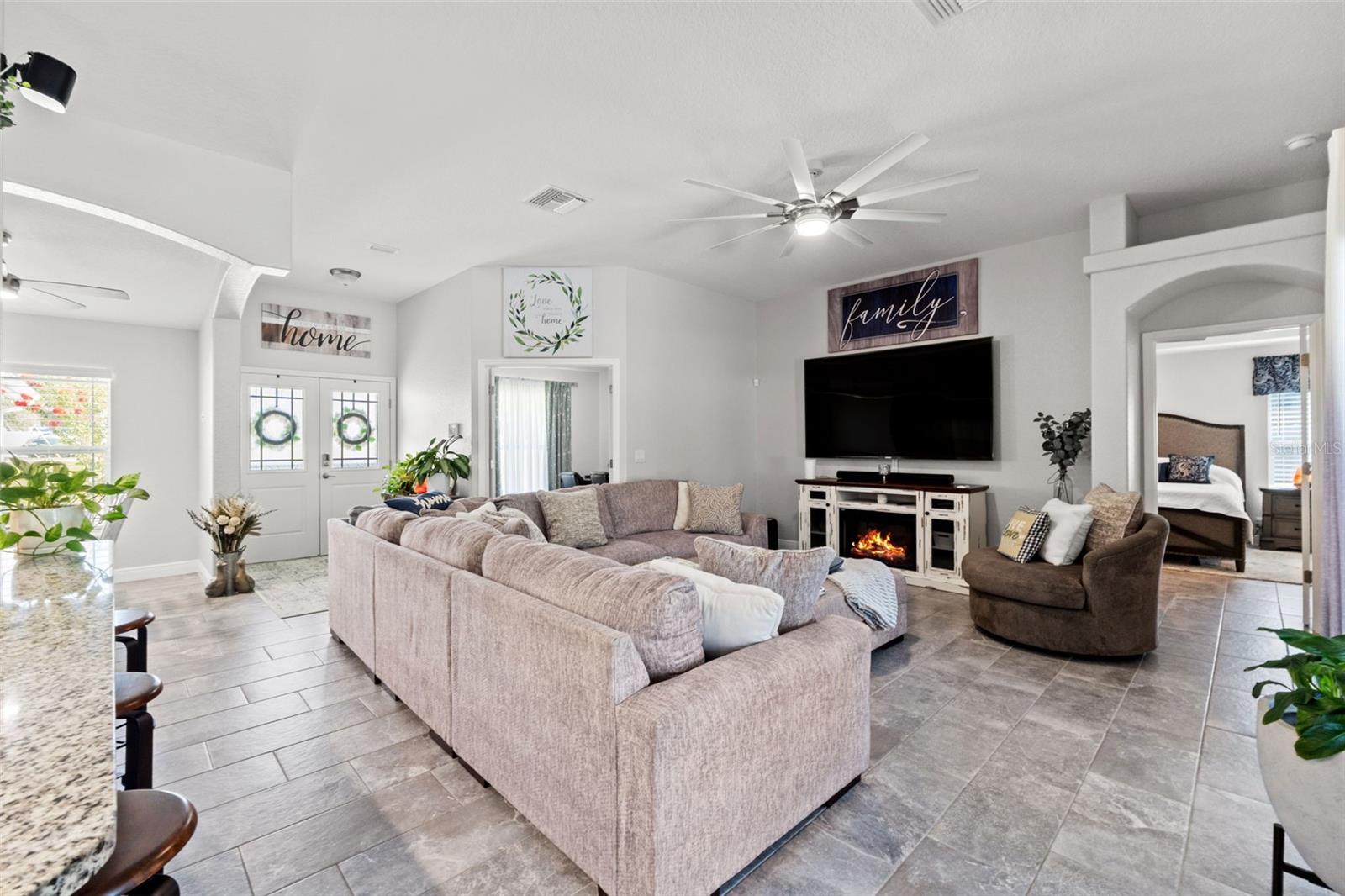Listing photo id 19 for 11112 Flatwood Avenue