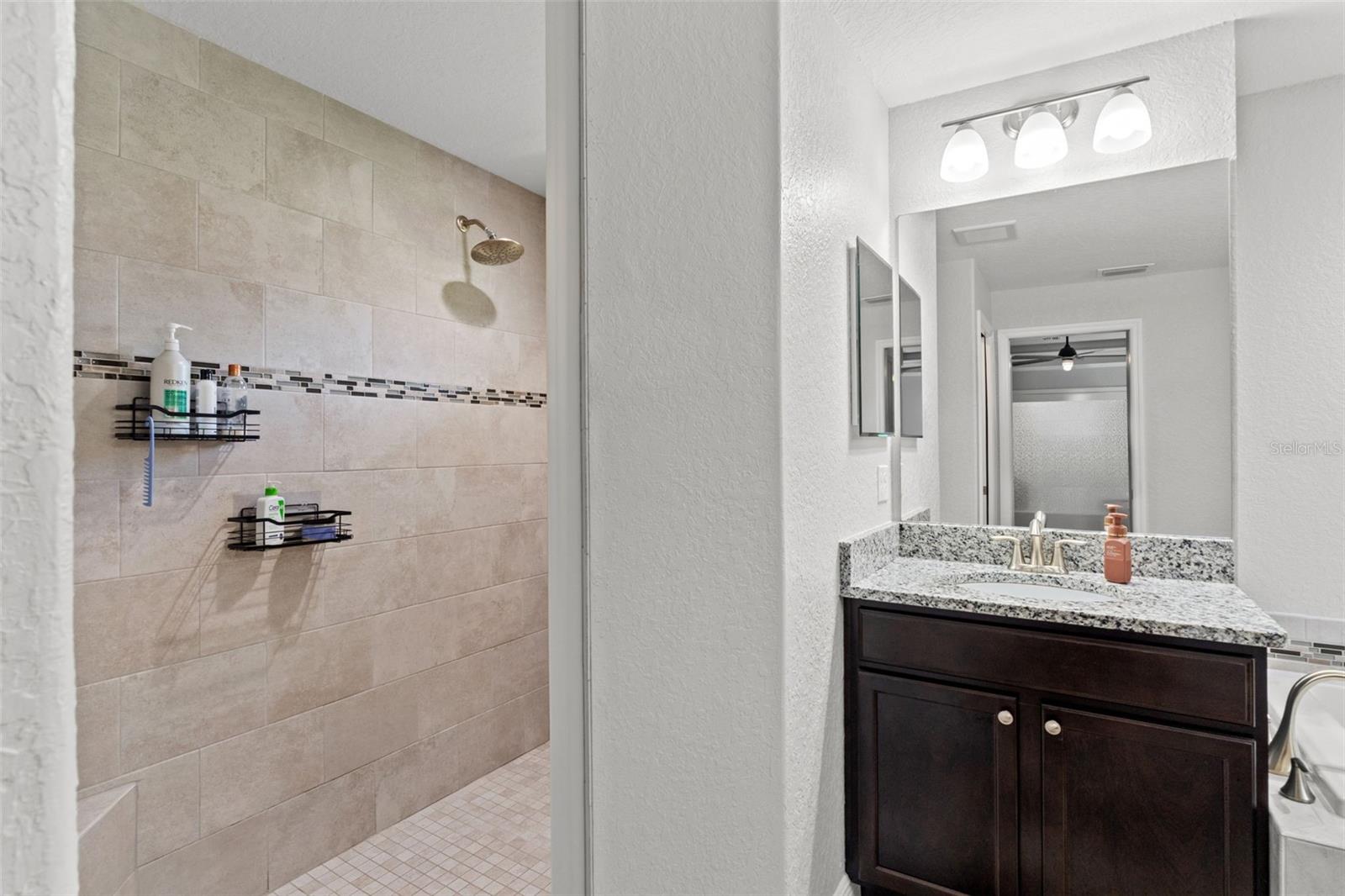 Listing photo id 23 for 11112 Flatwood Avenue