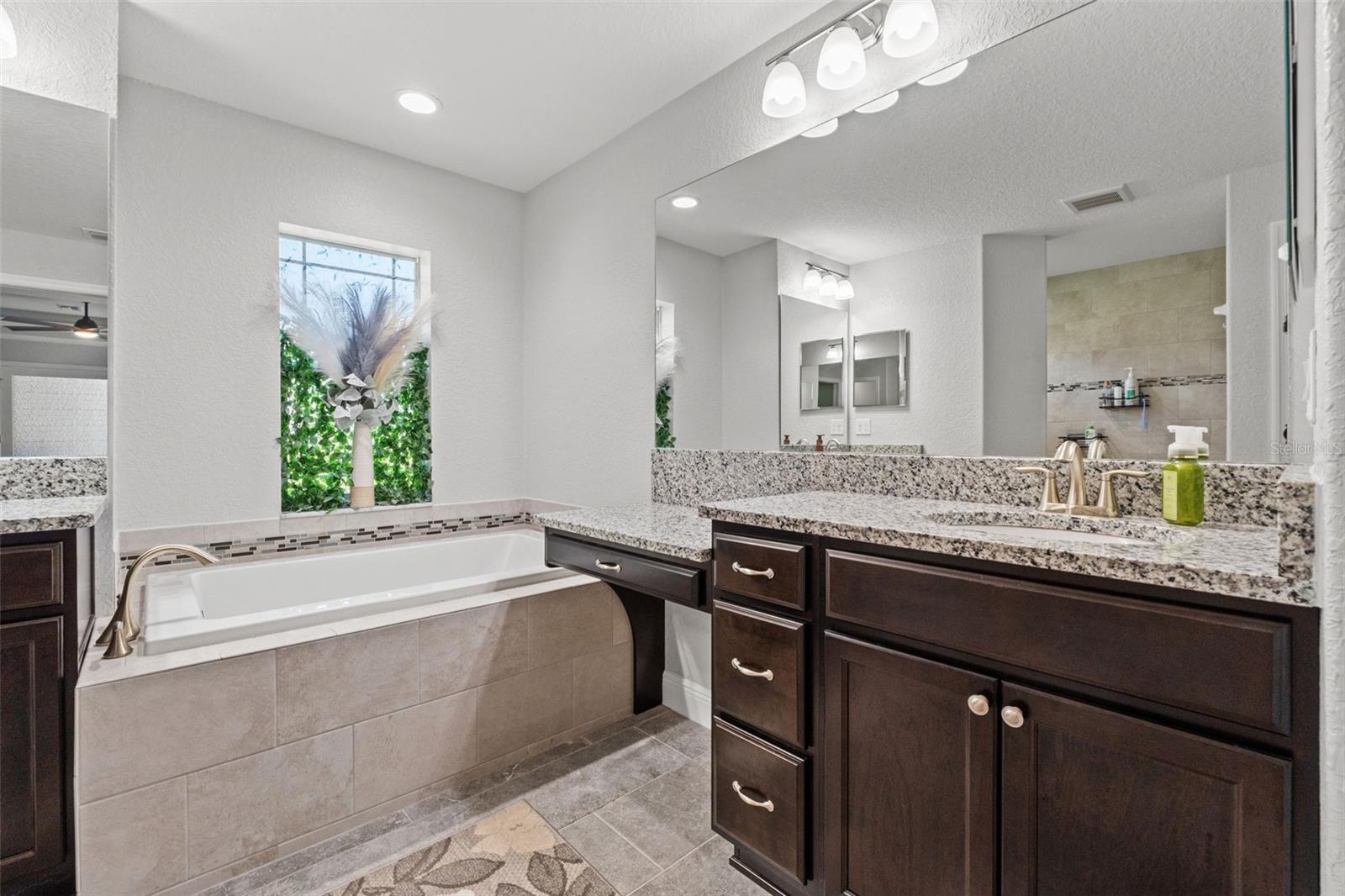 Listing photo id 25 for 11112 Flatwood Avenue