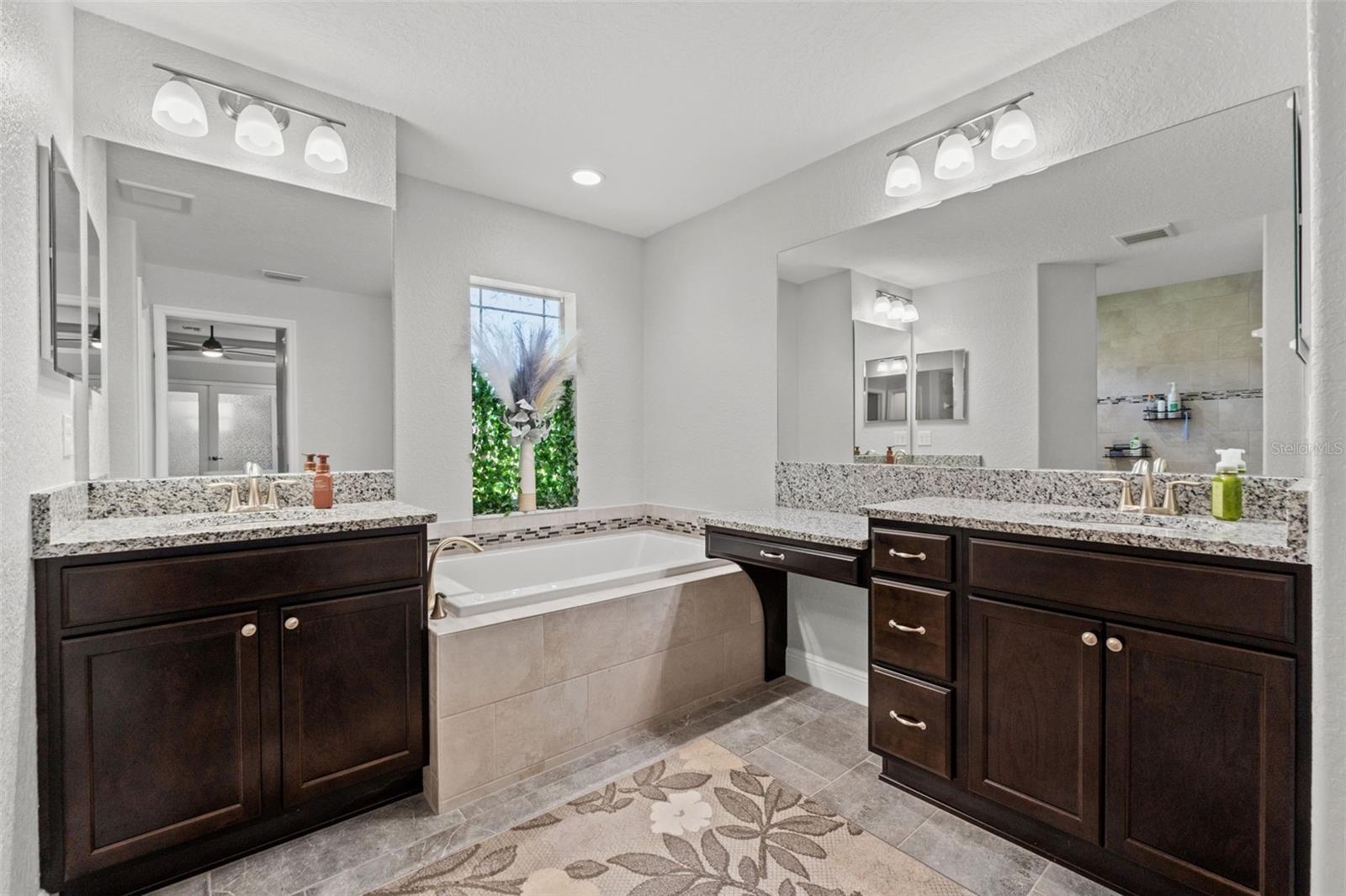 Listing photo id 26 for 11112 Flatwood Avenue