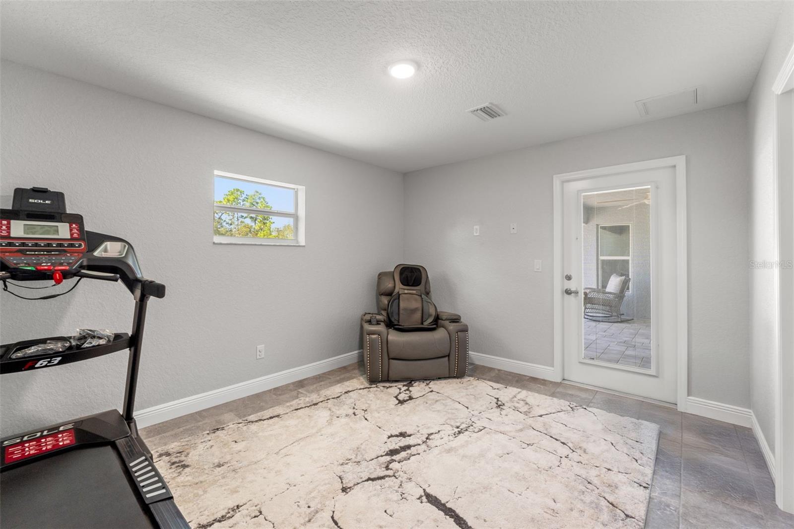 Listing photo id 27 for 11112 Flatwood Avenue