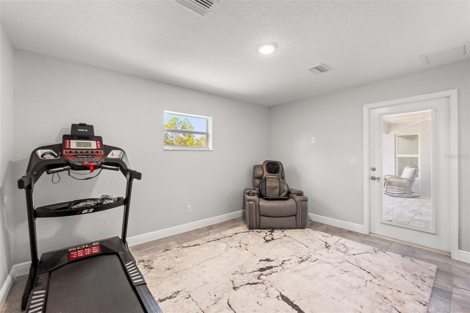 Listing photo id 28 for 11112 Flatwood Avenue