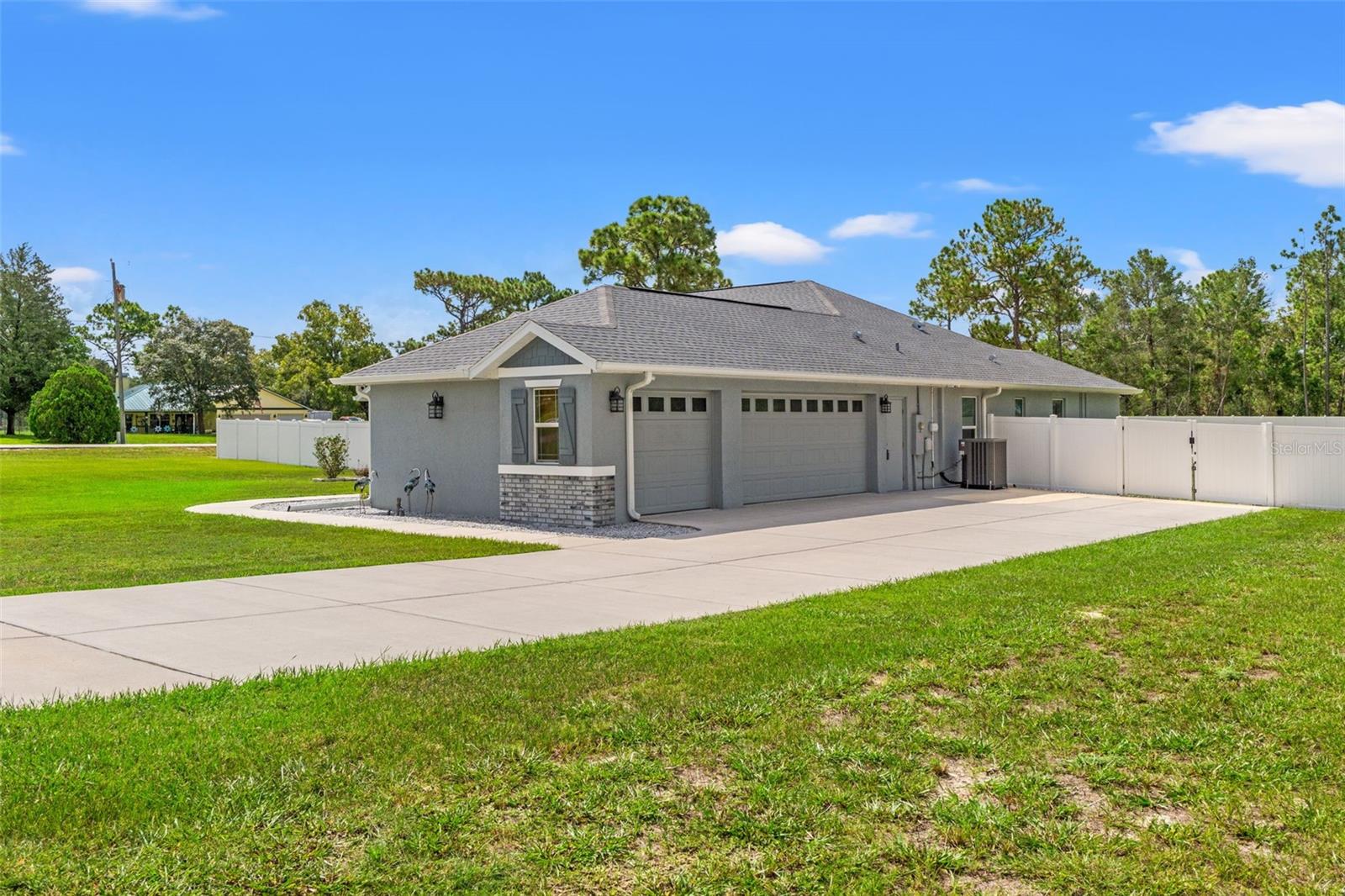 Listing photo id 55 for 11112 Flatwood Avenue