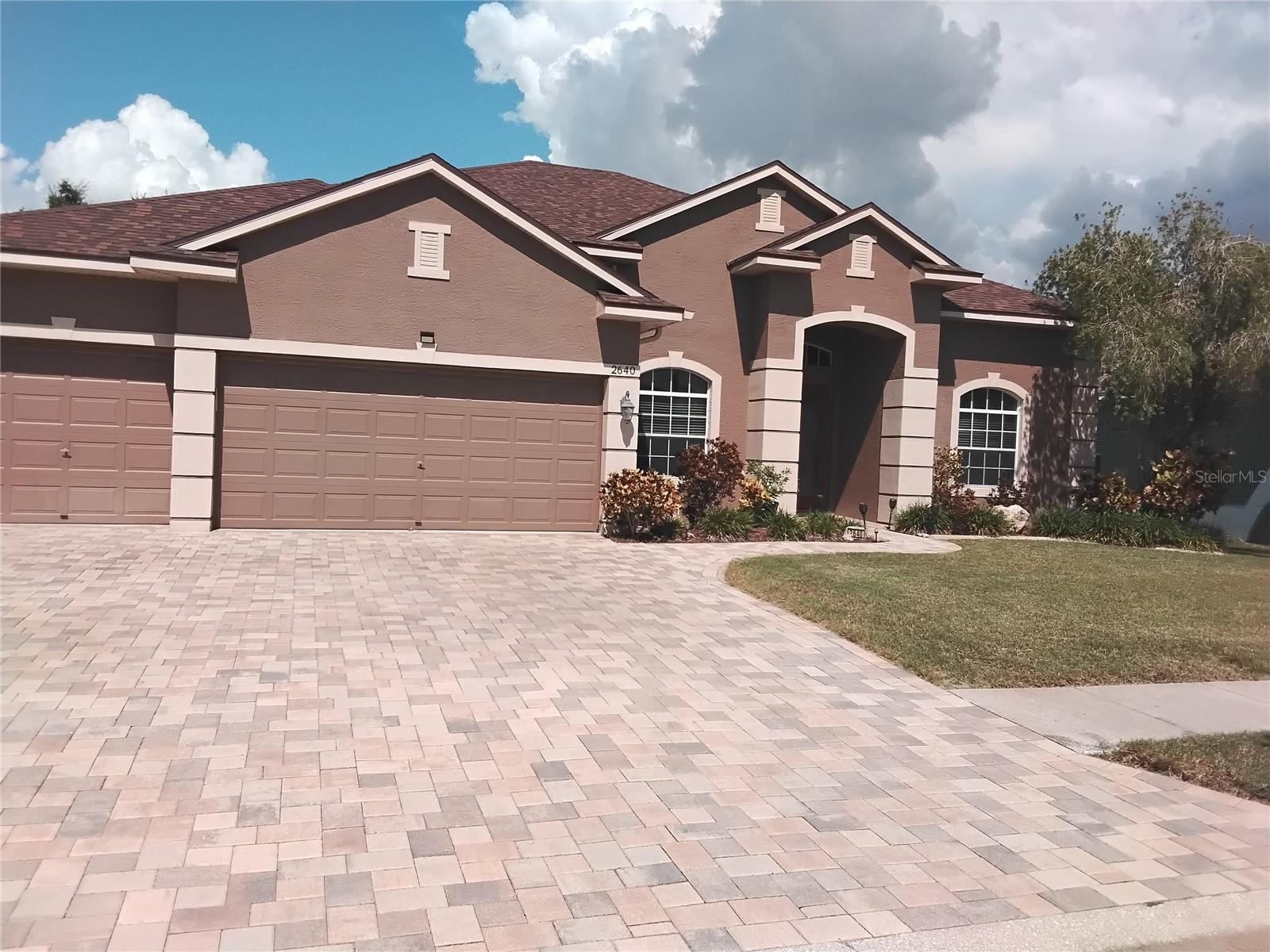 Listing photo id 0 for 2640 Wood Pointe Drive
