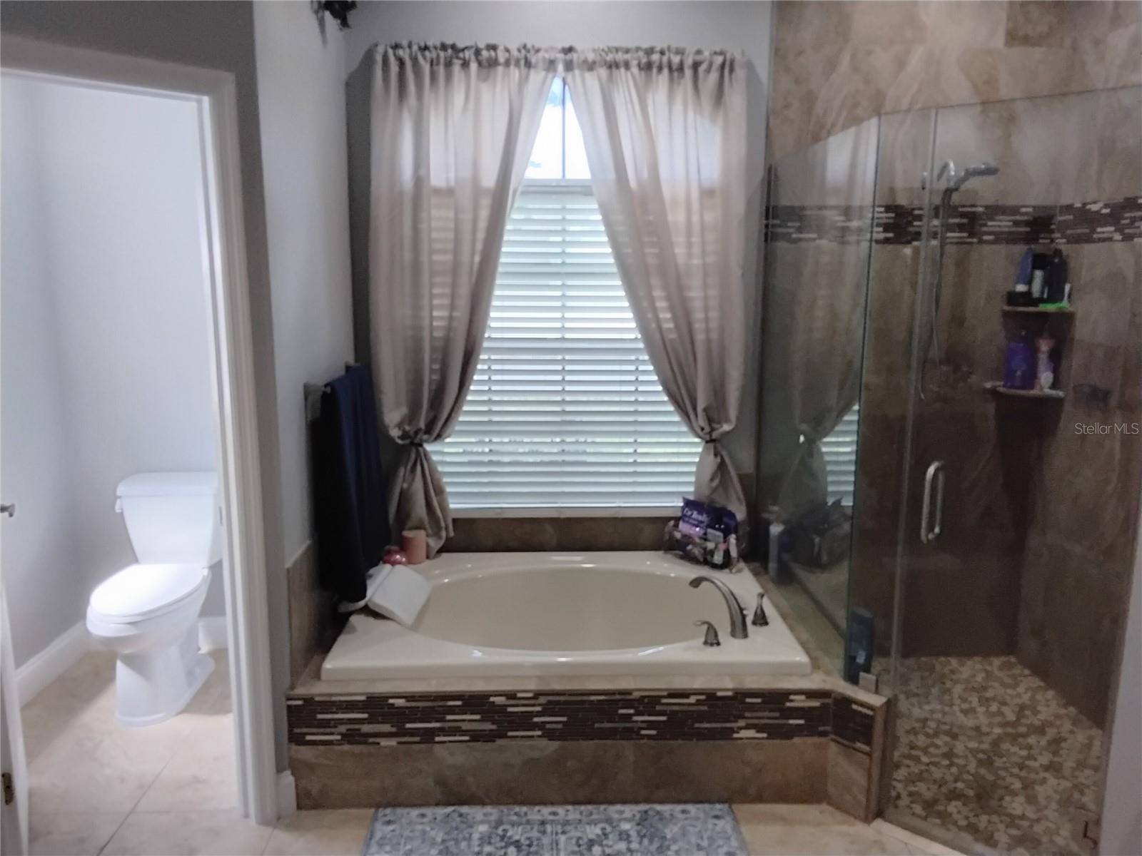 Listing photo id 23 for 2640 Wood Pointe Drive