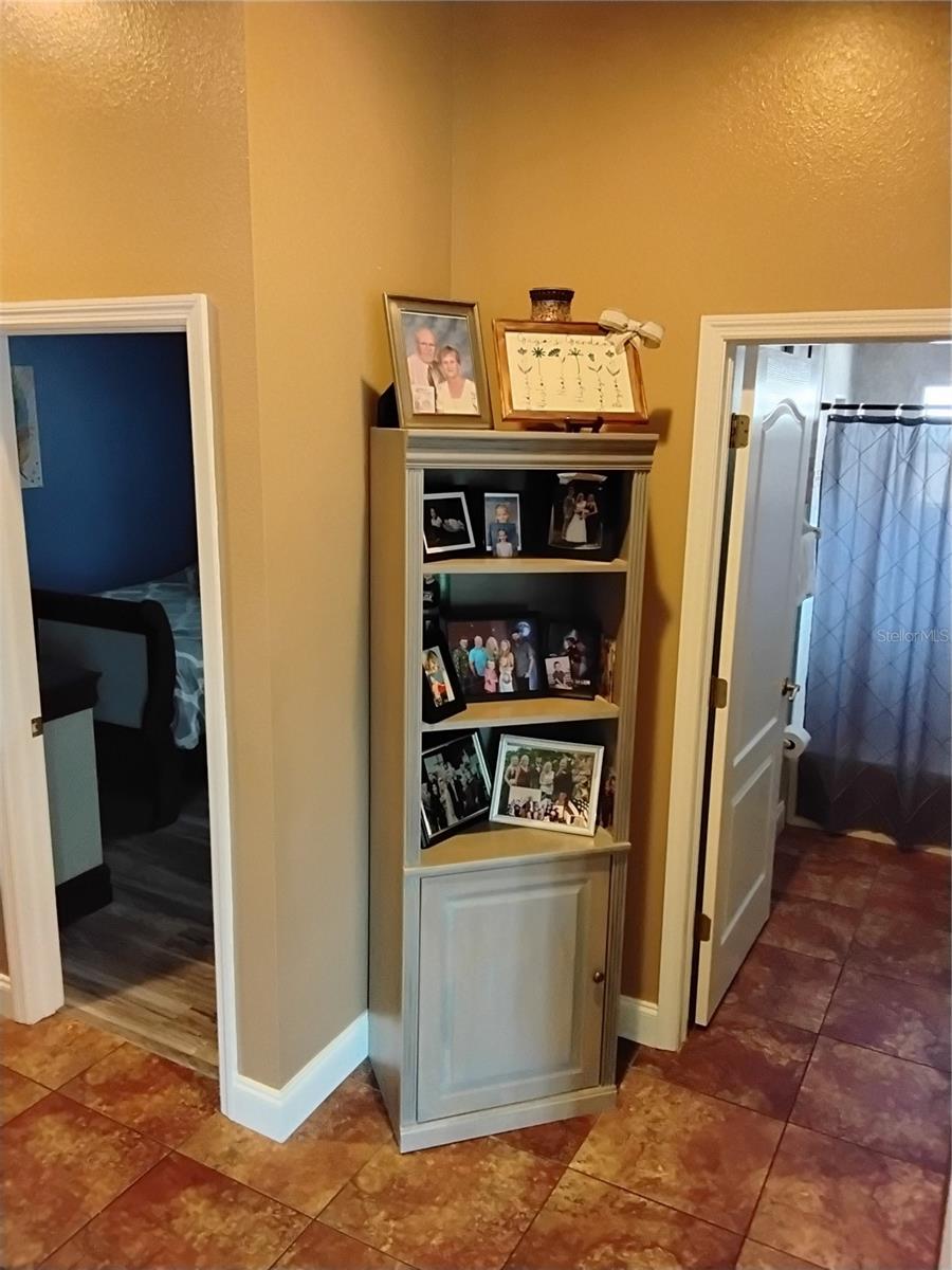 Listing photo id 41 for 2640 Wood Pointe Drive