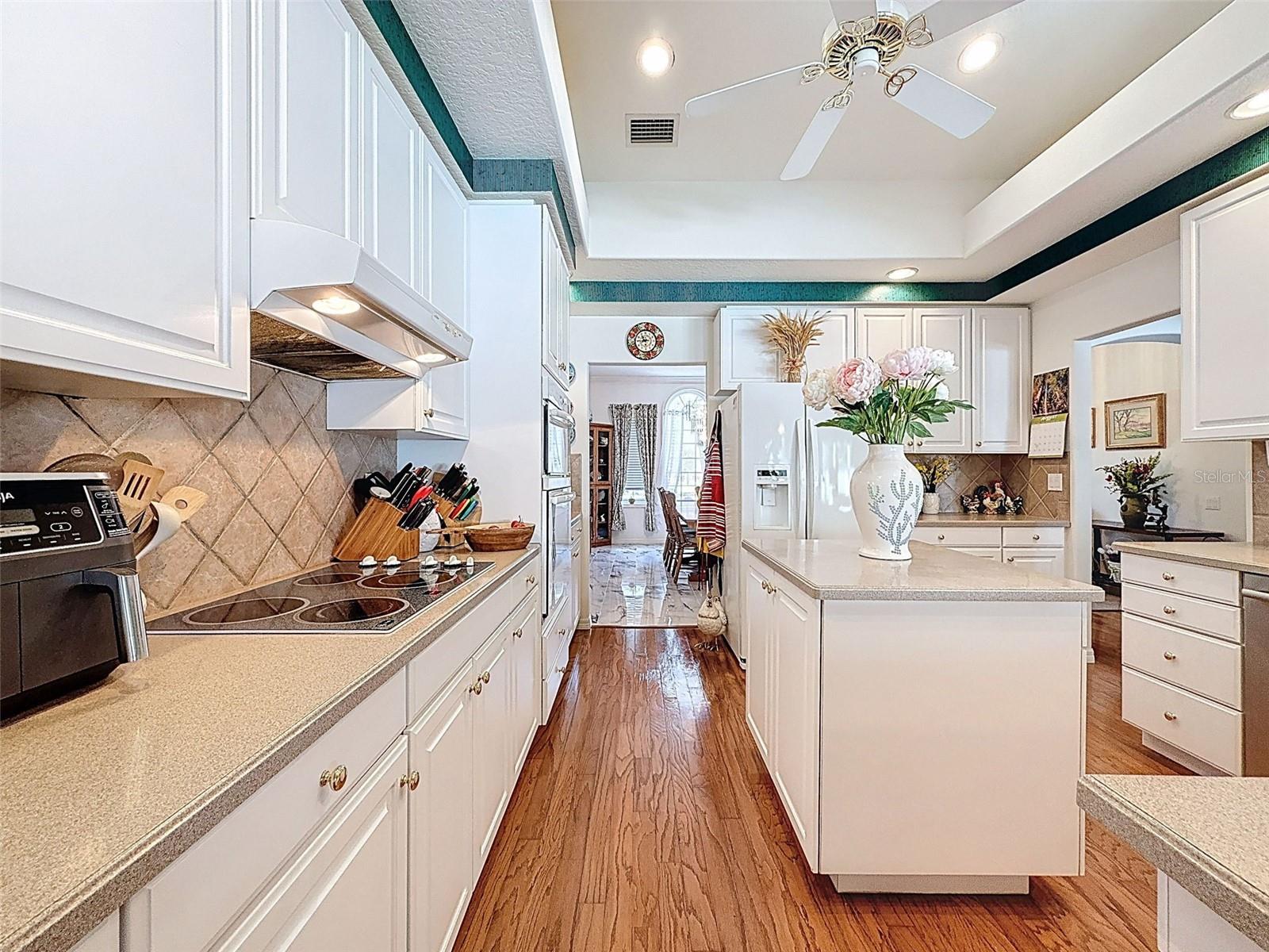 Image 10 of 37 For 18507 Montour Drive