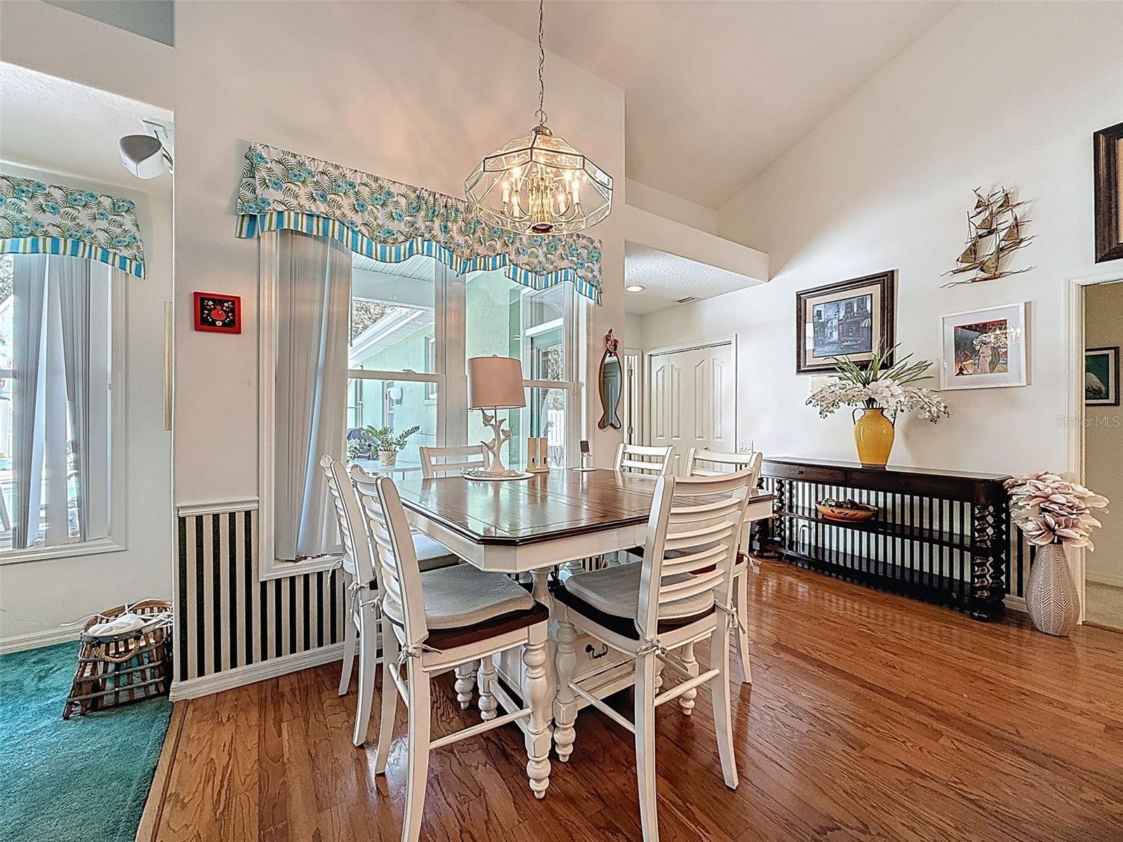 Image 16 of 37 For 18507 Montour Drive