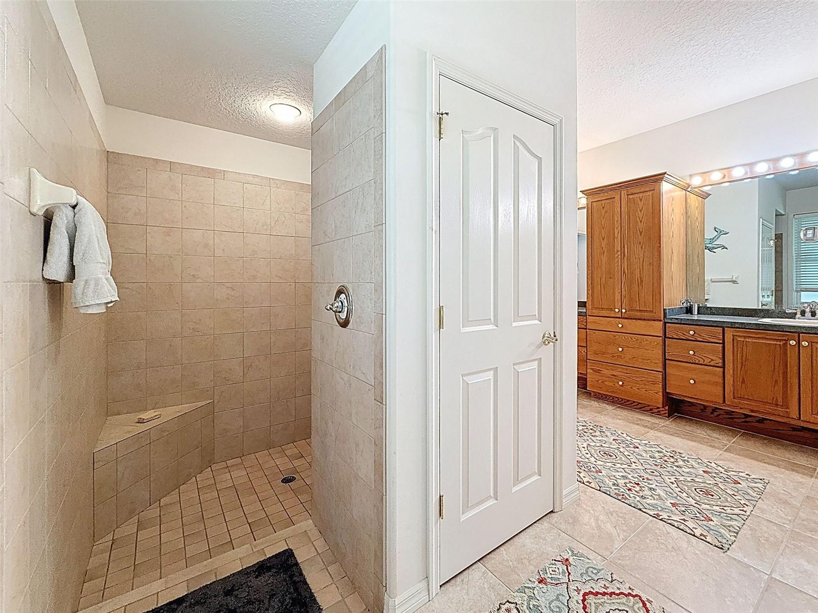 Image 26 of 37 For 18507 Montour Drive
