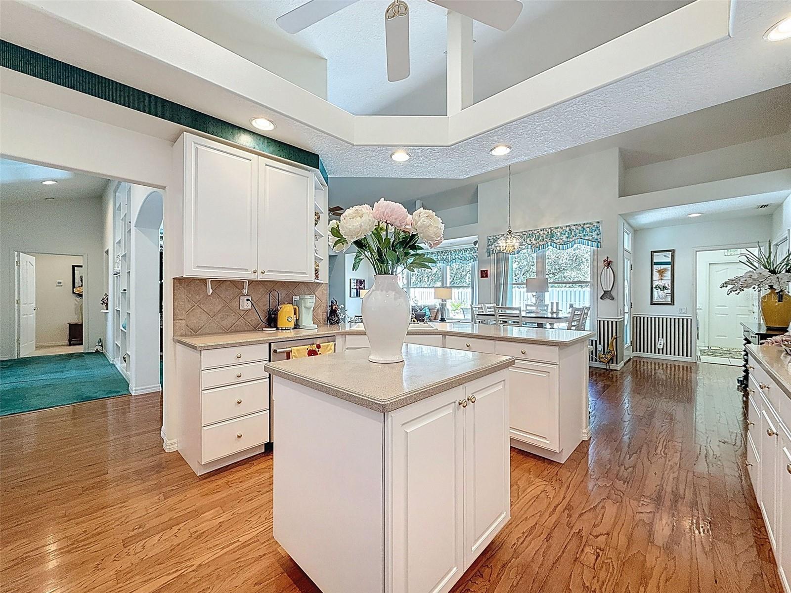 Image 8 of 37 For 18507 Montour Drive
