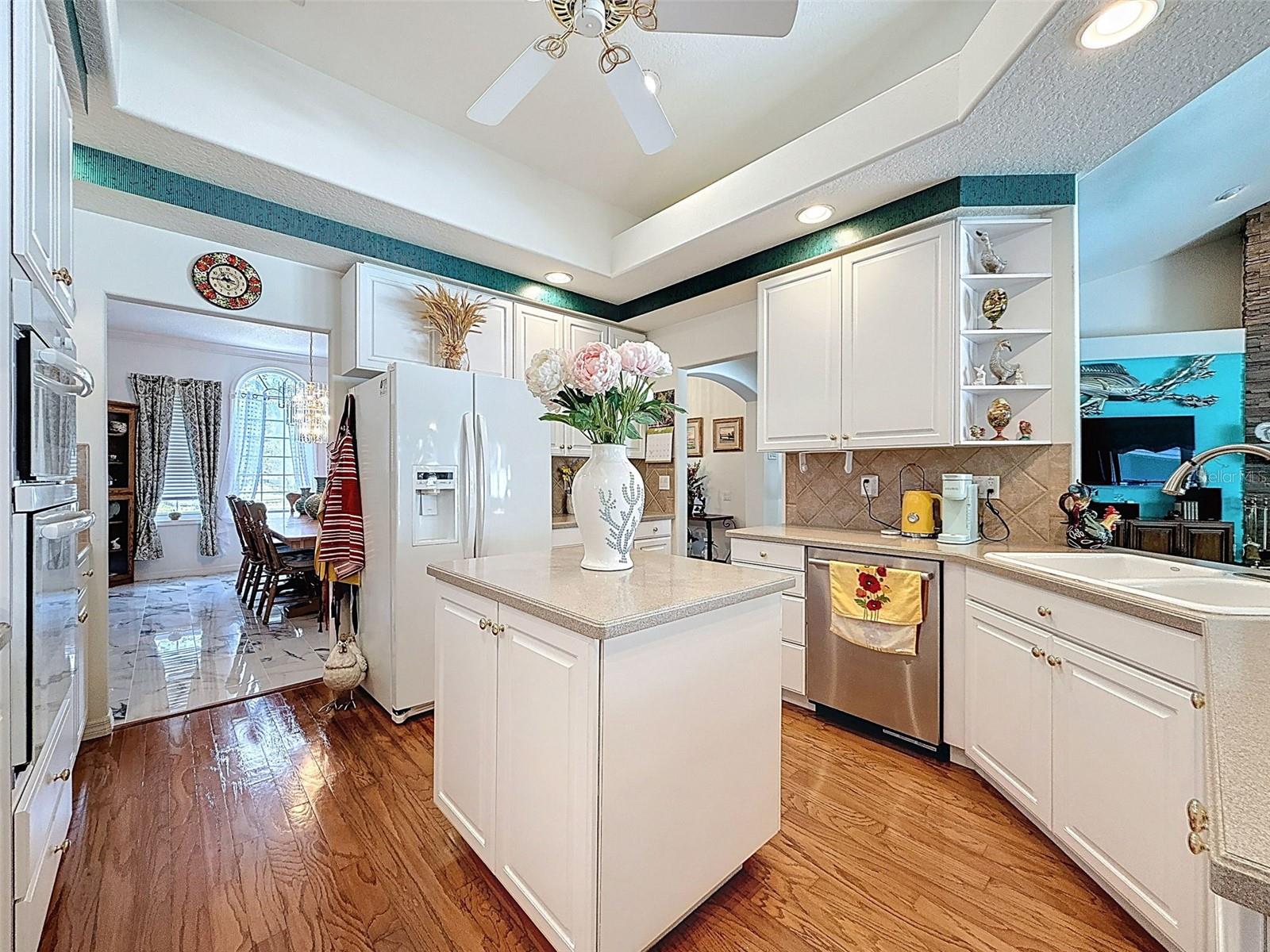 Image 9 of 37 For 18507 Montour Drive