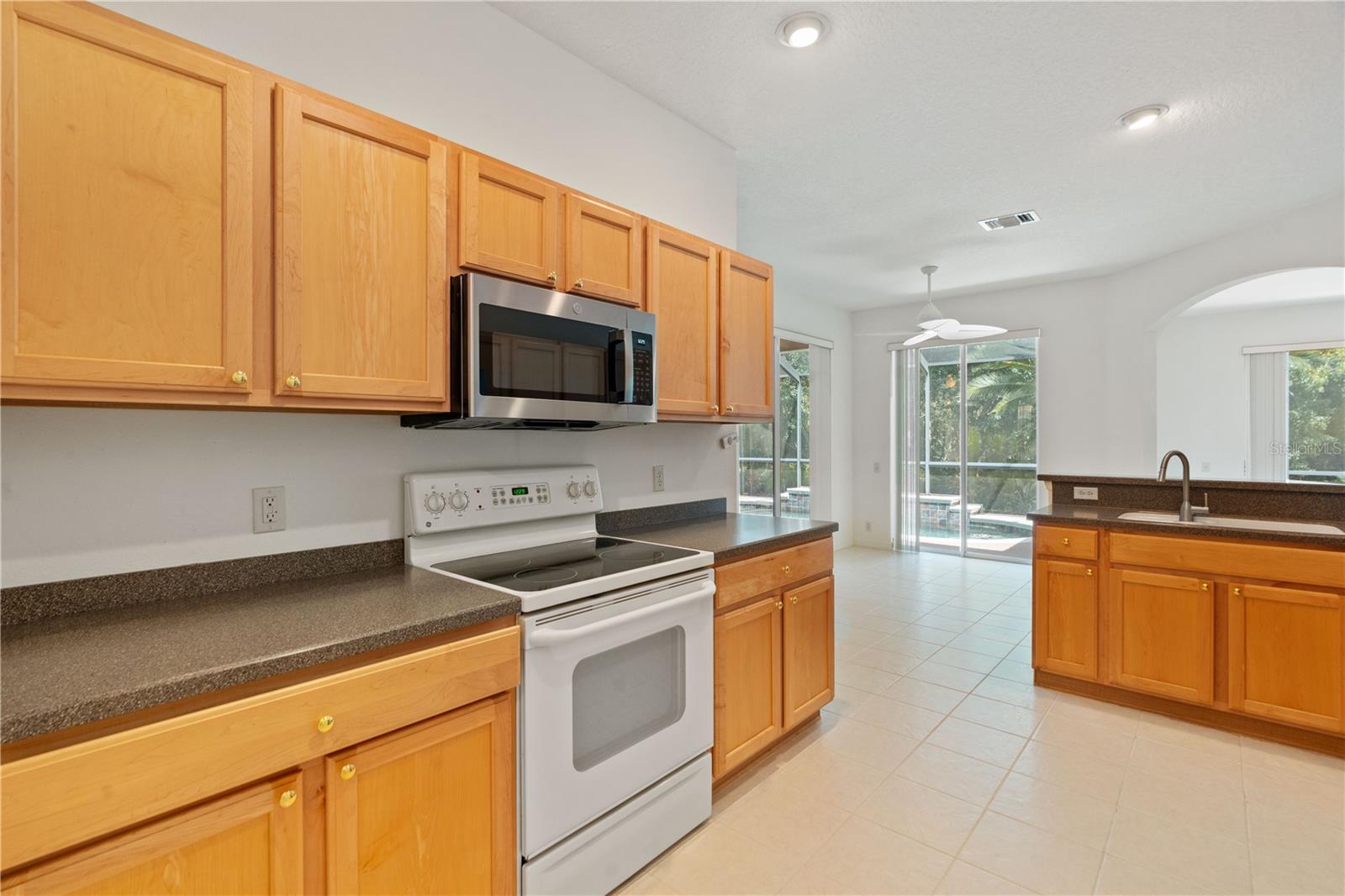 Image 16 of 71 For 3870 Whistlewood Circle