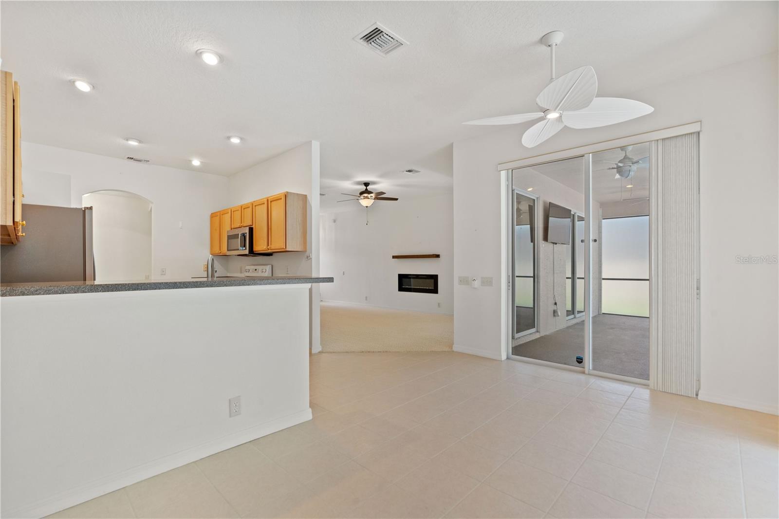 Image 17 of 71 For 3870 Whistlewood Circle