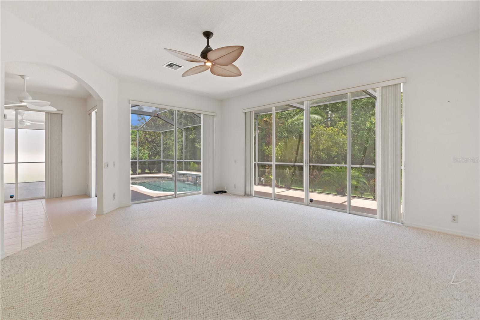Image 18 of 71 For 3870 Whistlewood Circle